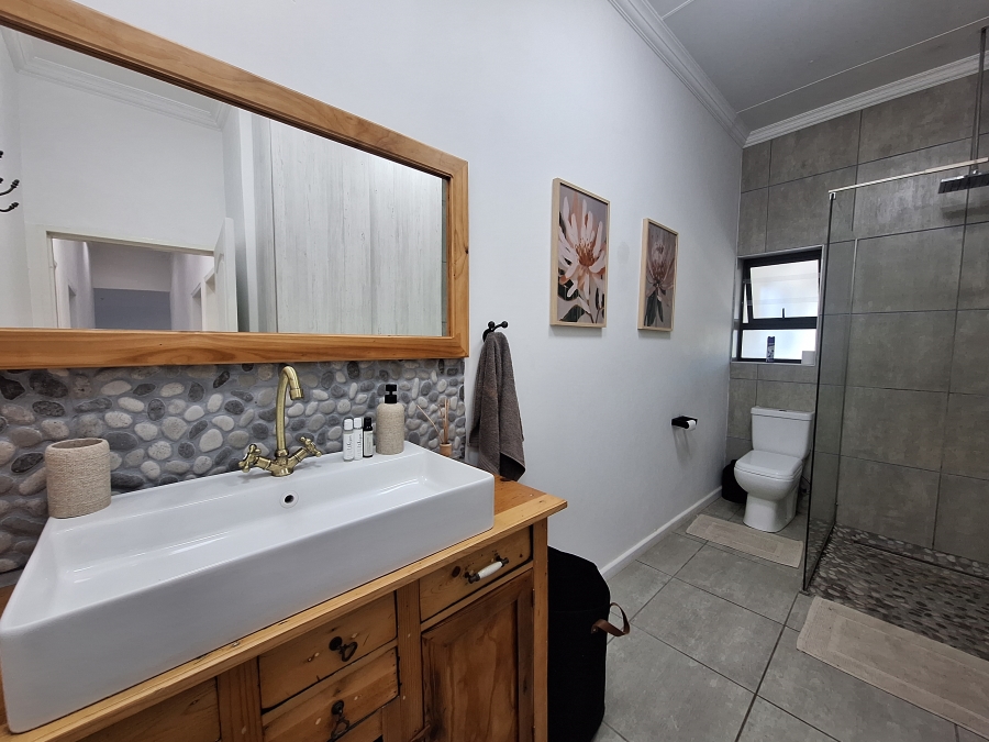 4 Bedroom Property for Sale in C Place Eastern Cape